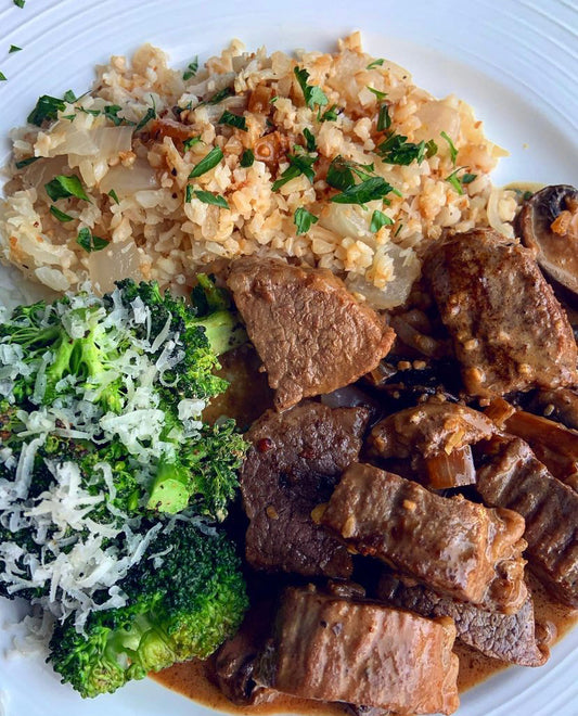 Beef Tips in Bison Gravy with Garlicy Caulirice & Roasted Garlic Parm Broccoli